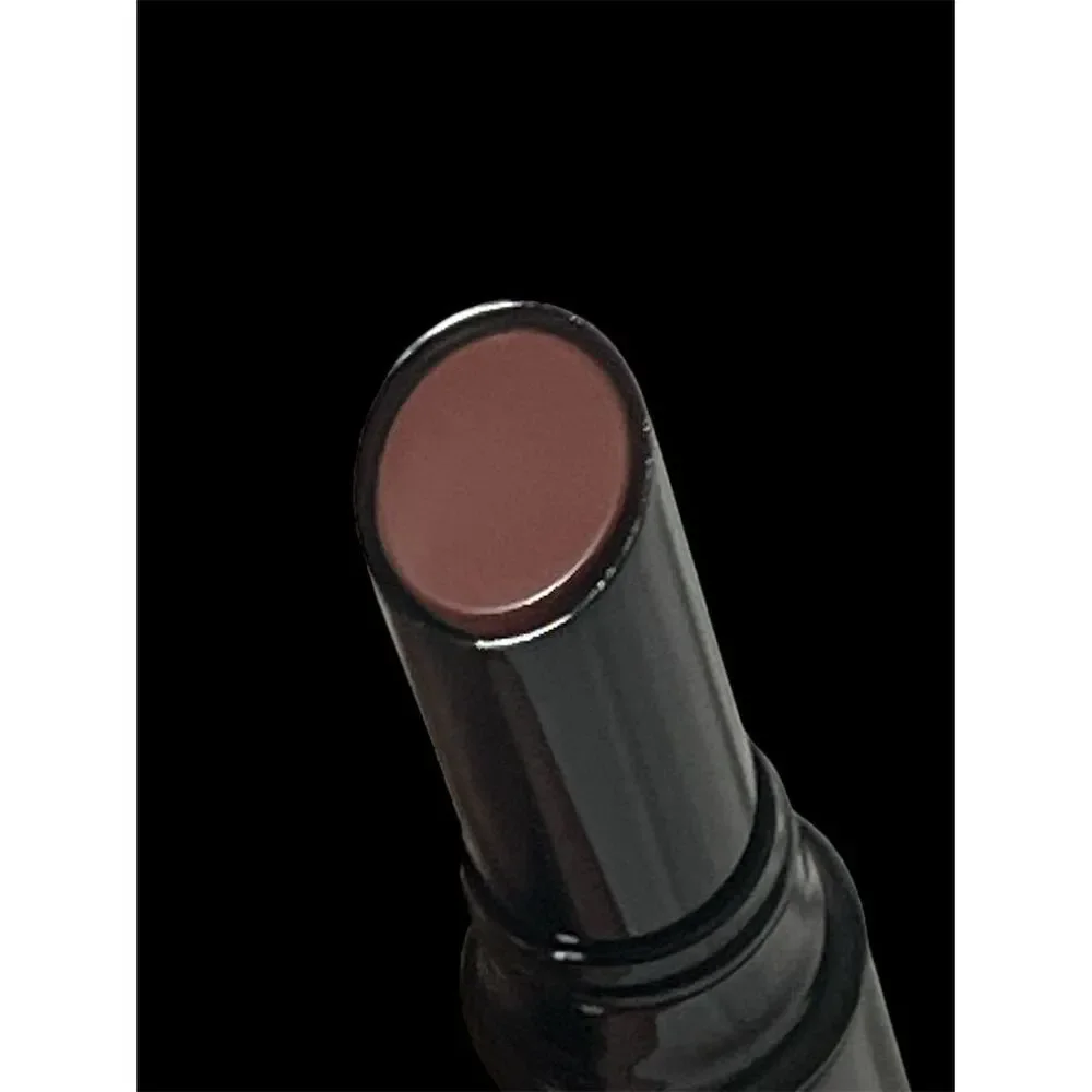 Saie Lip Blur Matte Lipstick Nouveau Blurring Effect 2.5g
